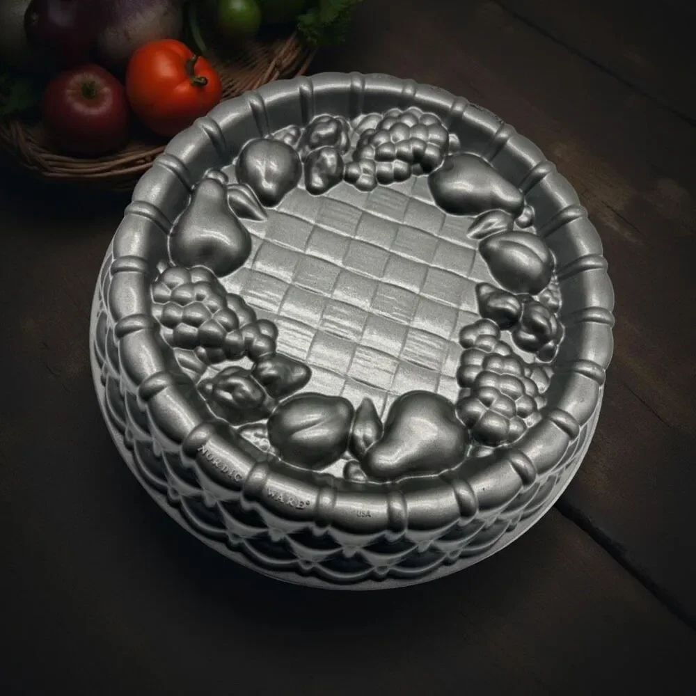 Nordic Ware Marianne Fall Harvest 10-Cup Fruit Cake Pan Basket Weave Cake Mold
